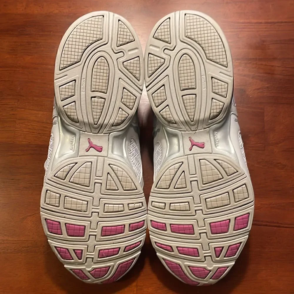 Puma 10CELL 1.0 Women’s Size 7.5 Running Shoes. Great Condition.